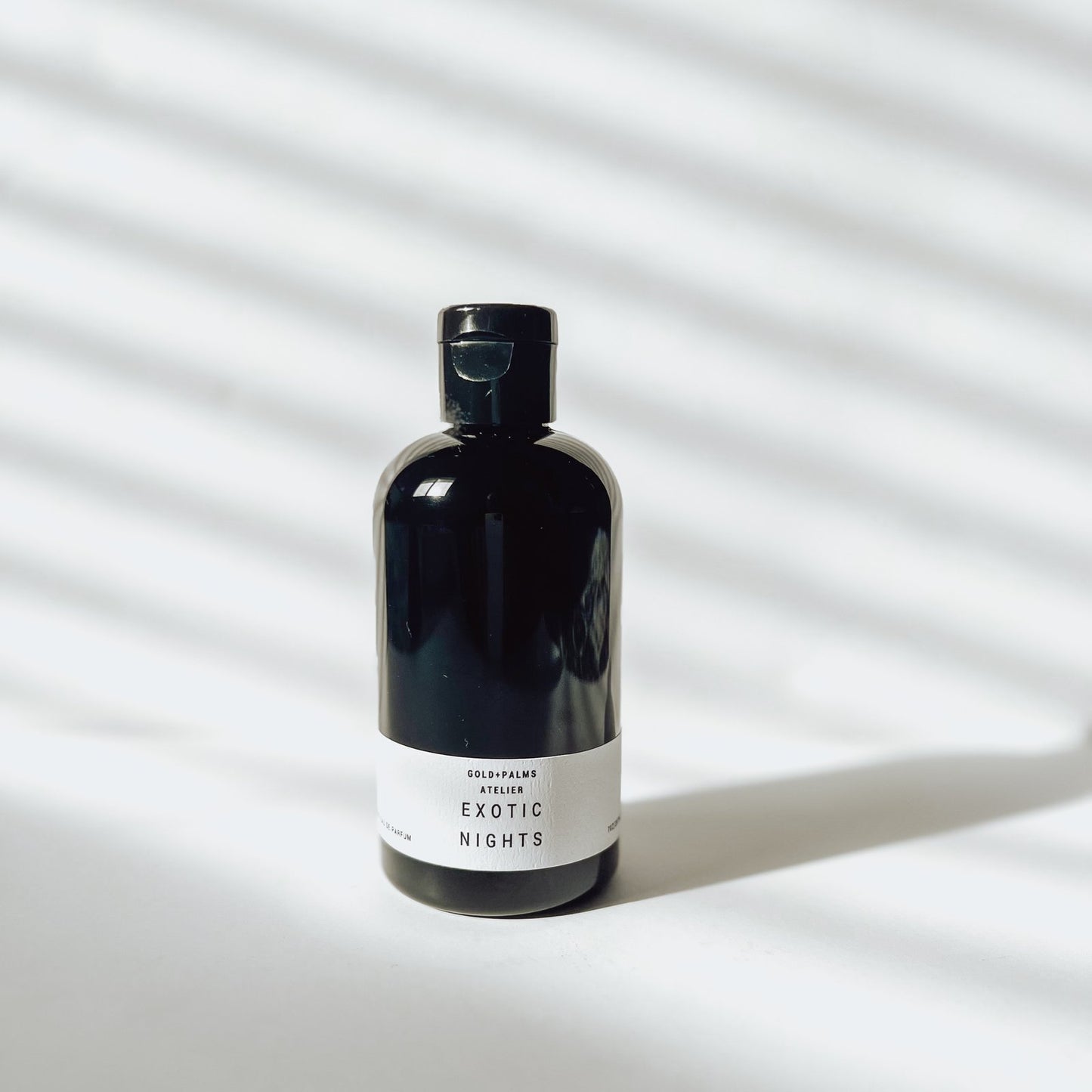 7 oz eau de parfum diffuser oil with white background